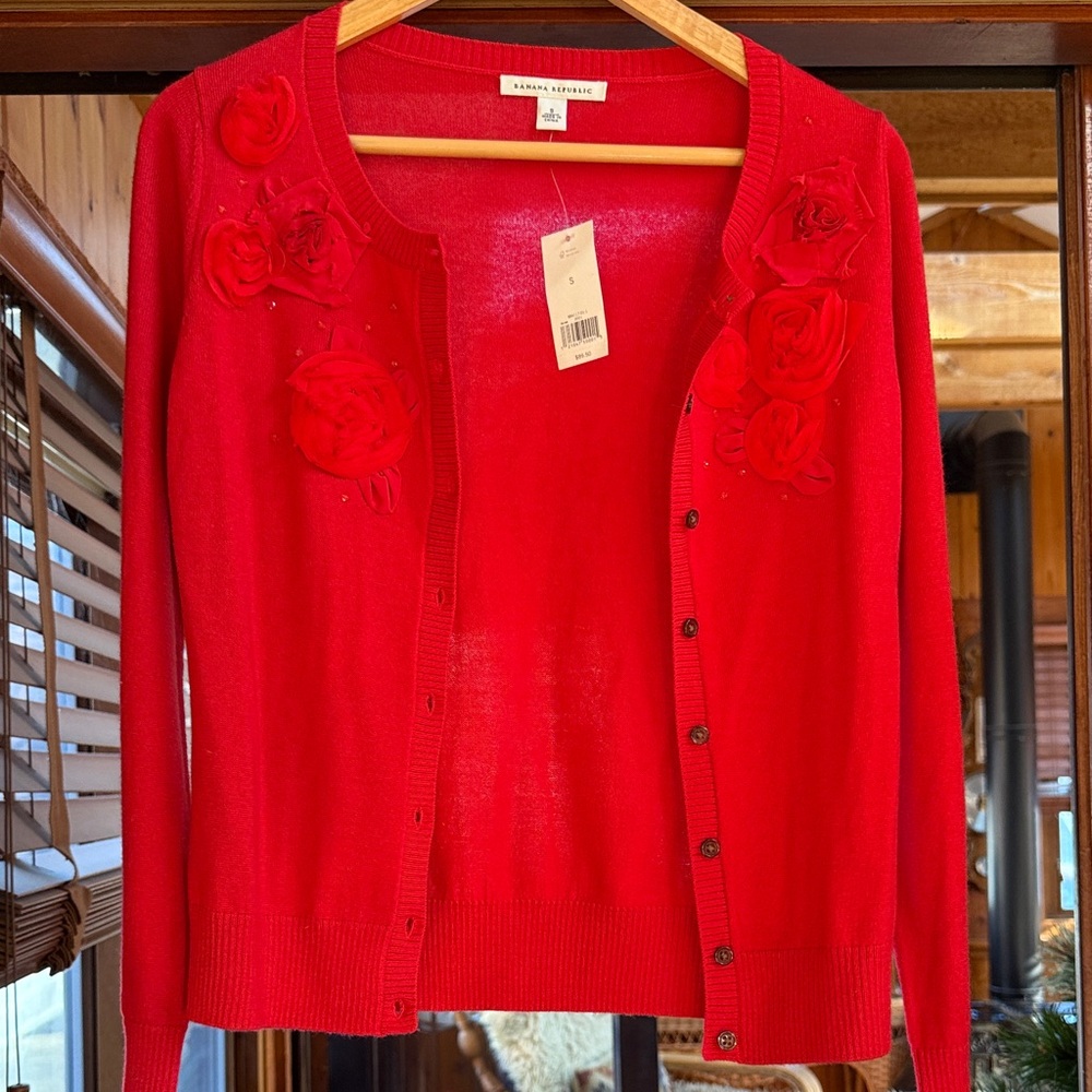 🆕 Banana Republic Red Cardigan with Floral Details 🆕